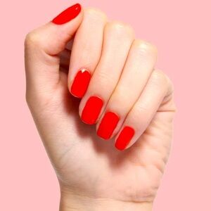 Olive & June ‘Kiss Cam’ Long Lasting Polish Perfect Red NEW